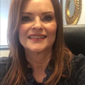 Meet your Posher, Debbie